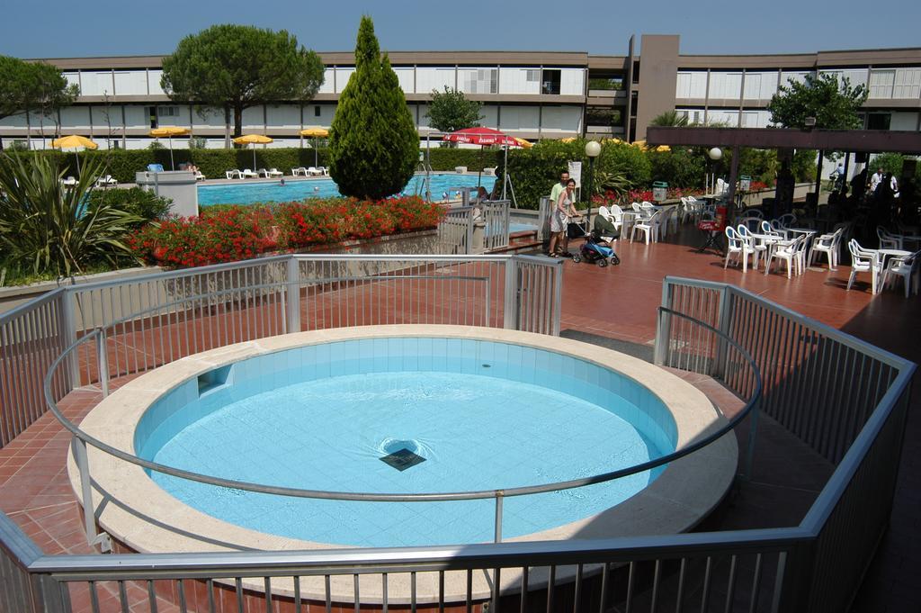 Residence Habitat Marina Di Bibbona Exterior foto